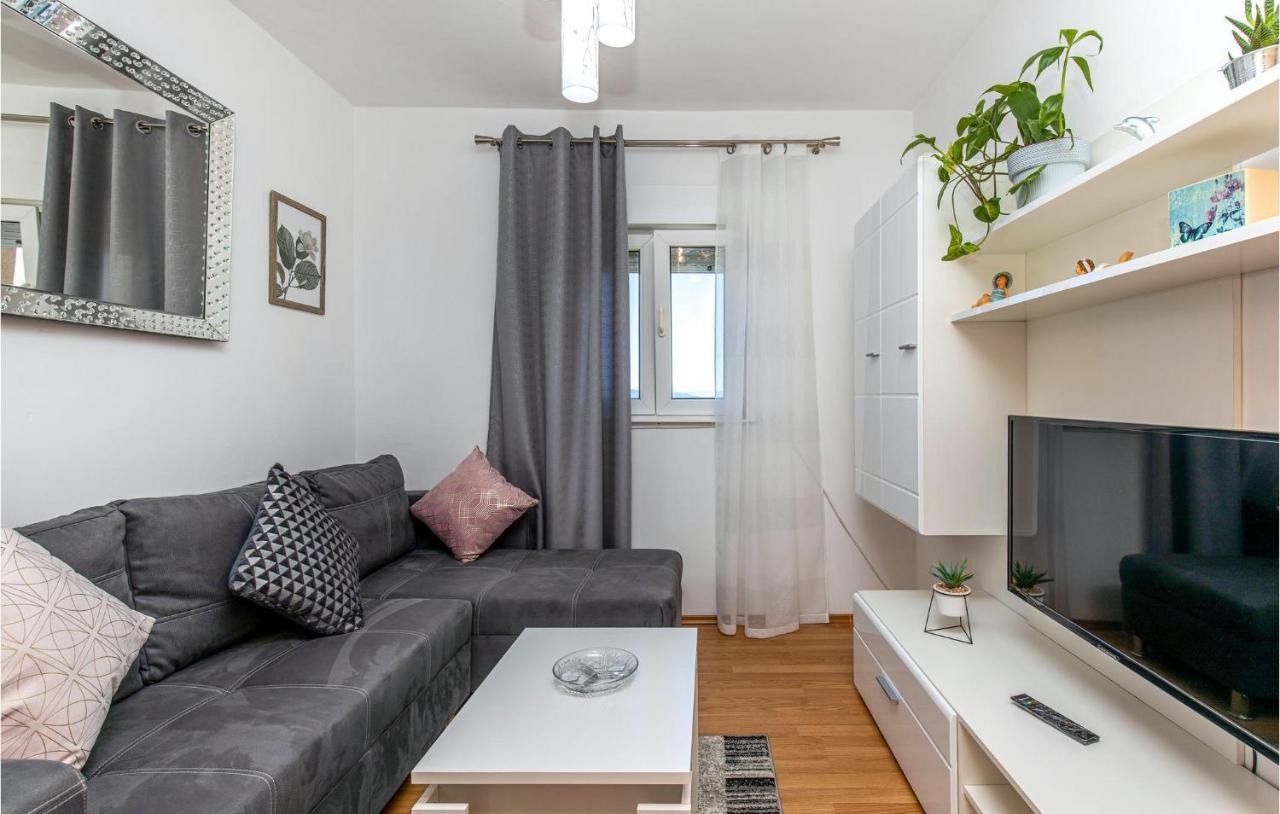 Amazing Apartment In Kostrena With 1 Bedrooms And Wifi Εξωτερικό φωτογραφία