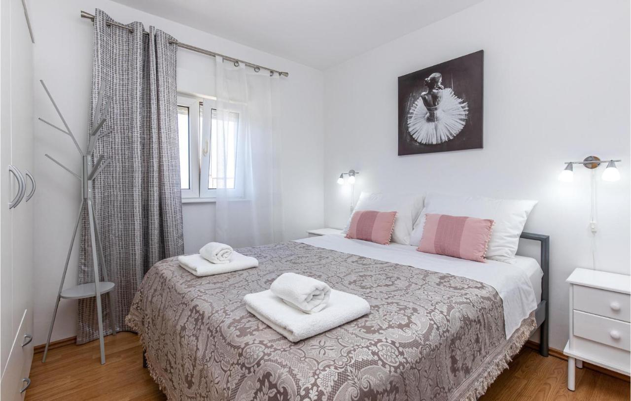 Amazing Apartment In Kostrena With 1 Bedrooms And Wifi Εξωτερικό φωτογραφία