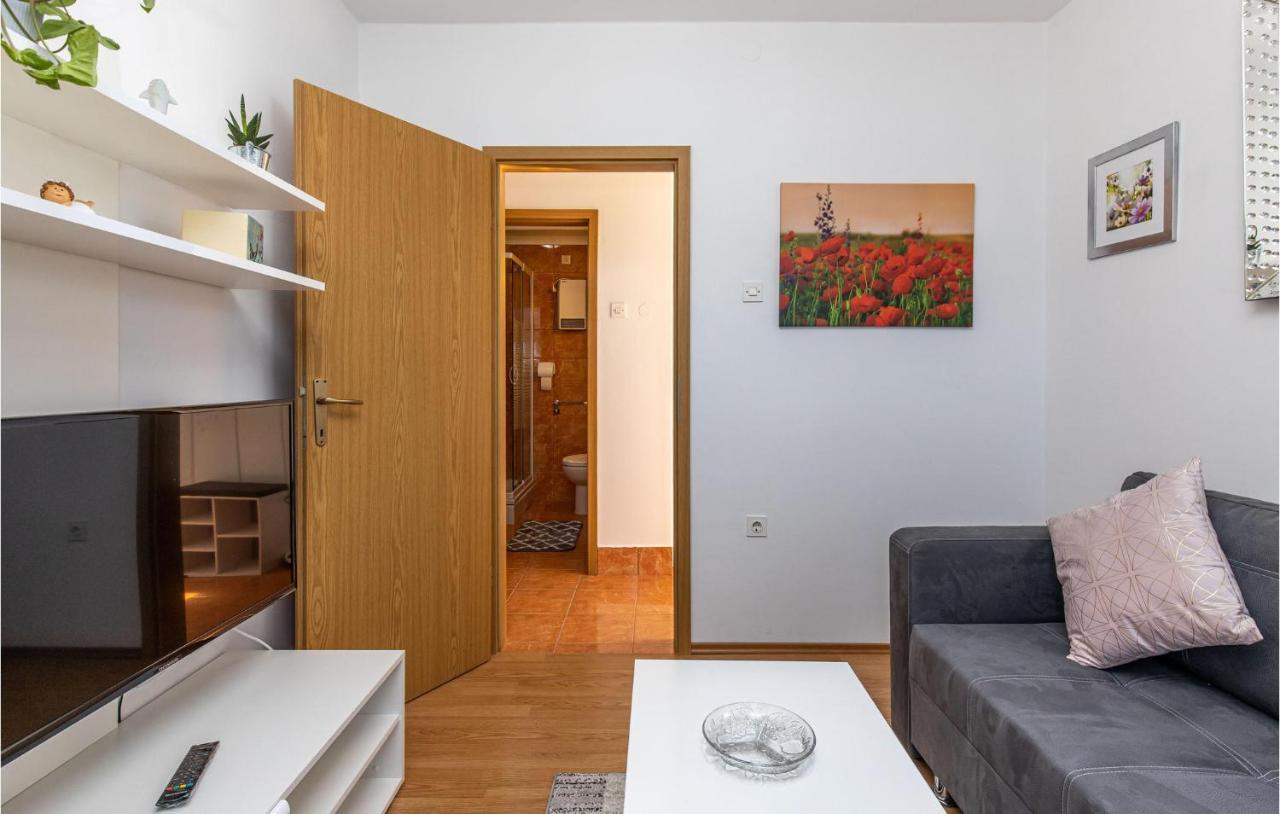 Amazing Apartment In Kostrena With 1 Bedrooms And Wifi Εξωτερικό φωτογραφία