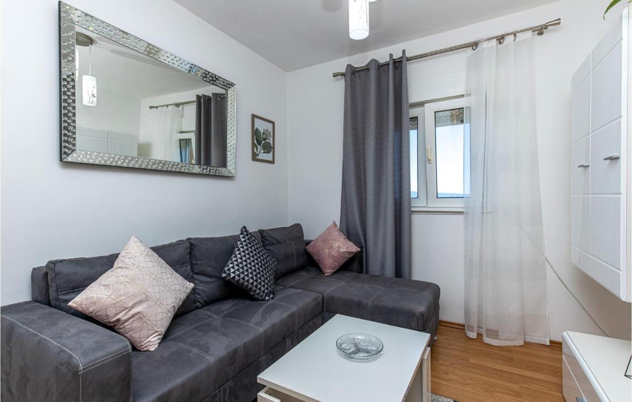 Amazing Apartment In Kostrena With 1 Bedrooms And Wifi Εξωτερικό φωτογραφία
