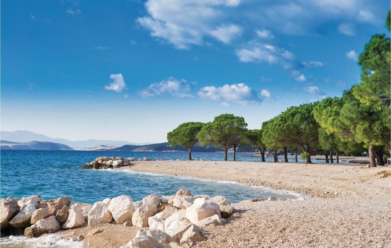 Amazing Apartment In Kostrena With 1 Bedrooms And Wifi Εξωτερικό φωτογραφία